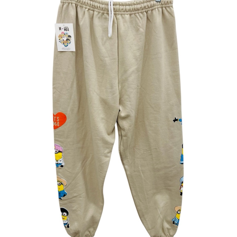 Universal Beige Sweatpants Despicable Me 4 & BTS Print